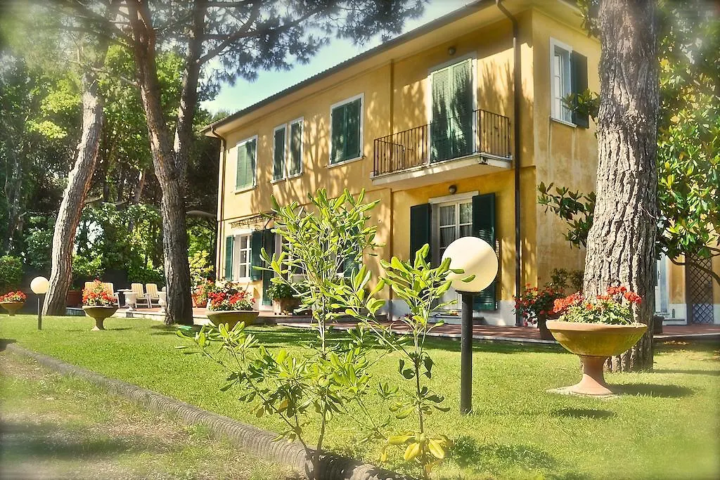 Hotel Villa Fiorisella Marina di Massa 3*,