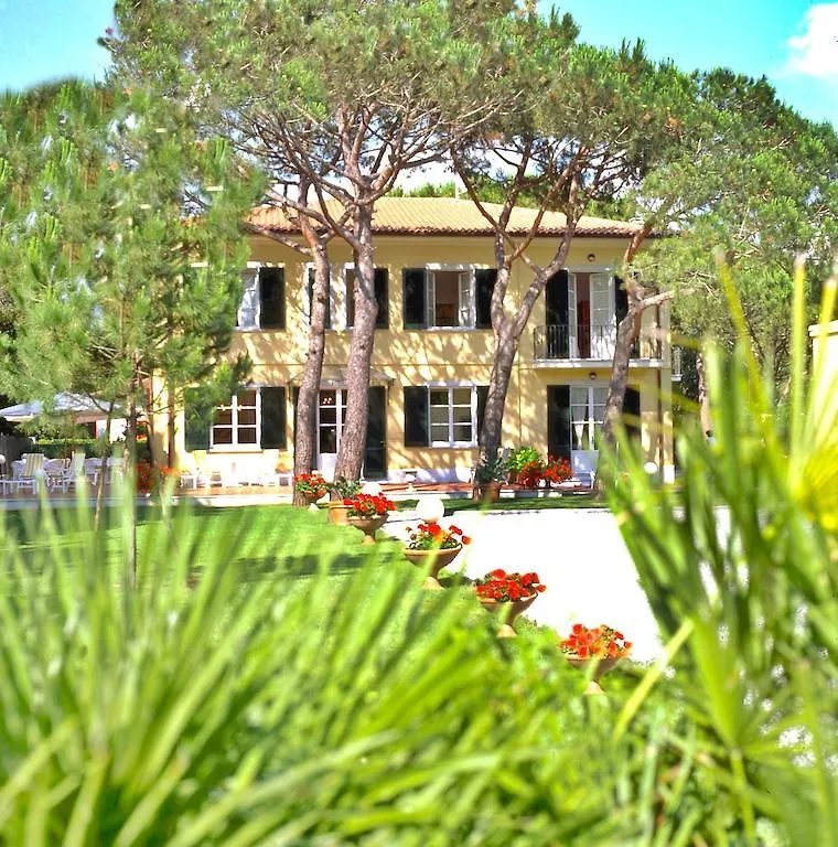 Hotel Villa Fiorisella Marina di Massa 3*,  Italy